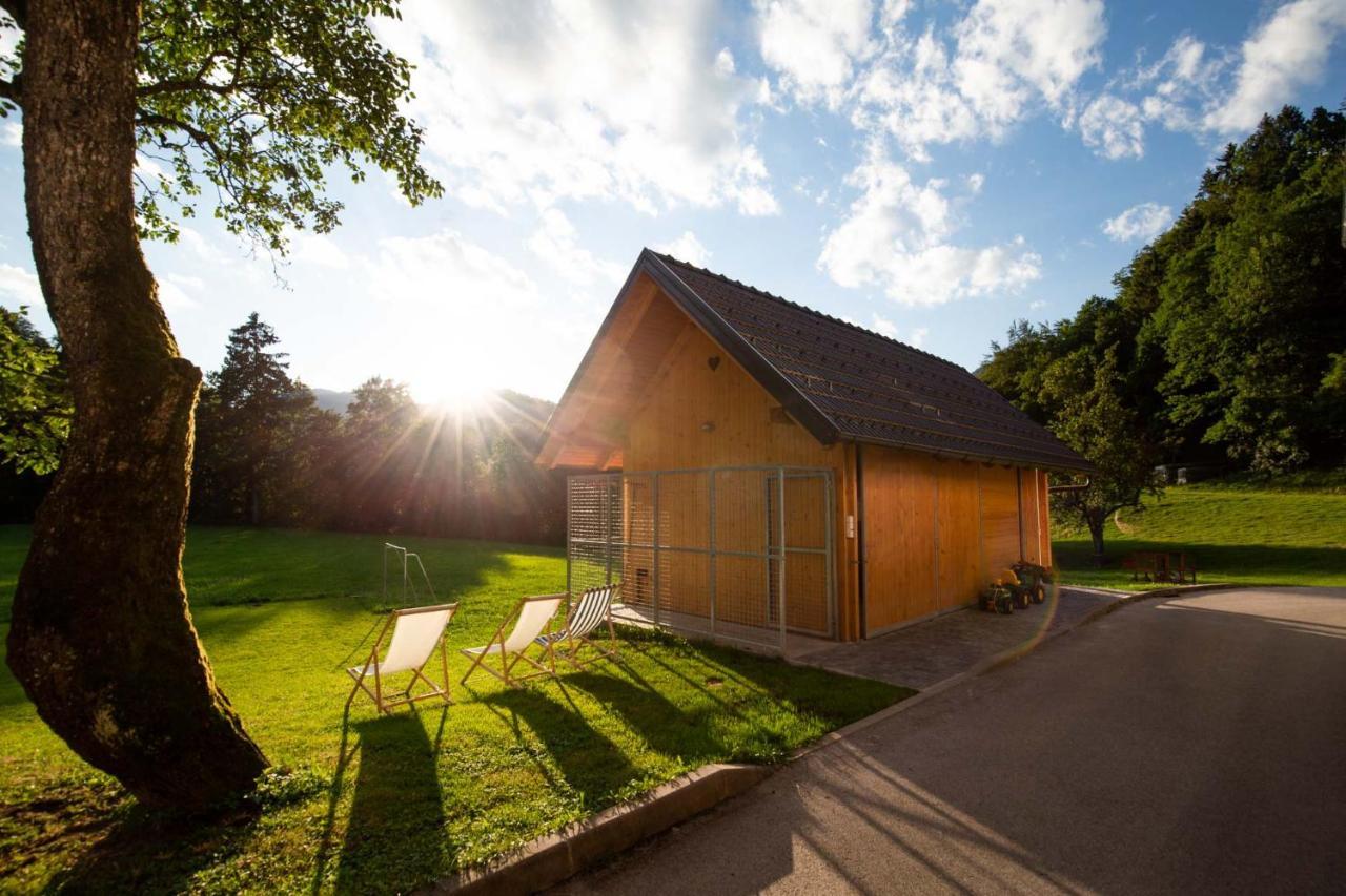 Apartments Tourist Farm Storman With Ev Ch-Station Tržič Esterno foto