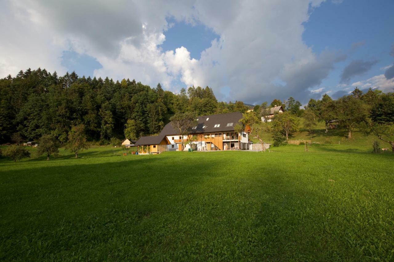 Apartments Tourist Farm Storman With Ev Ch-Station Tržič Esterno foto